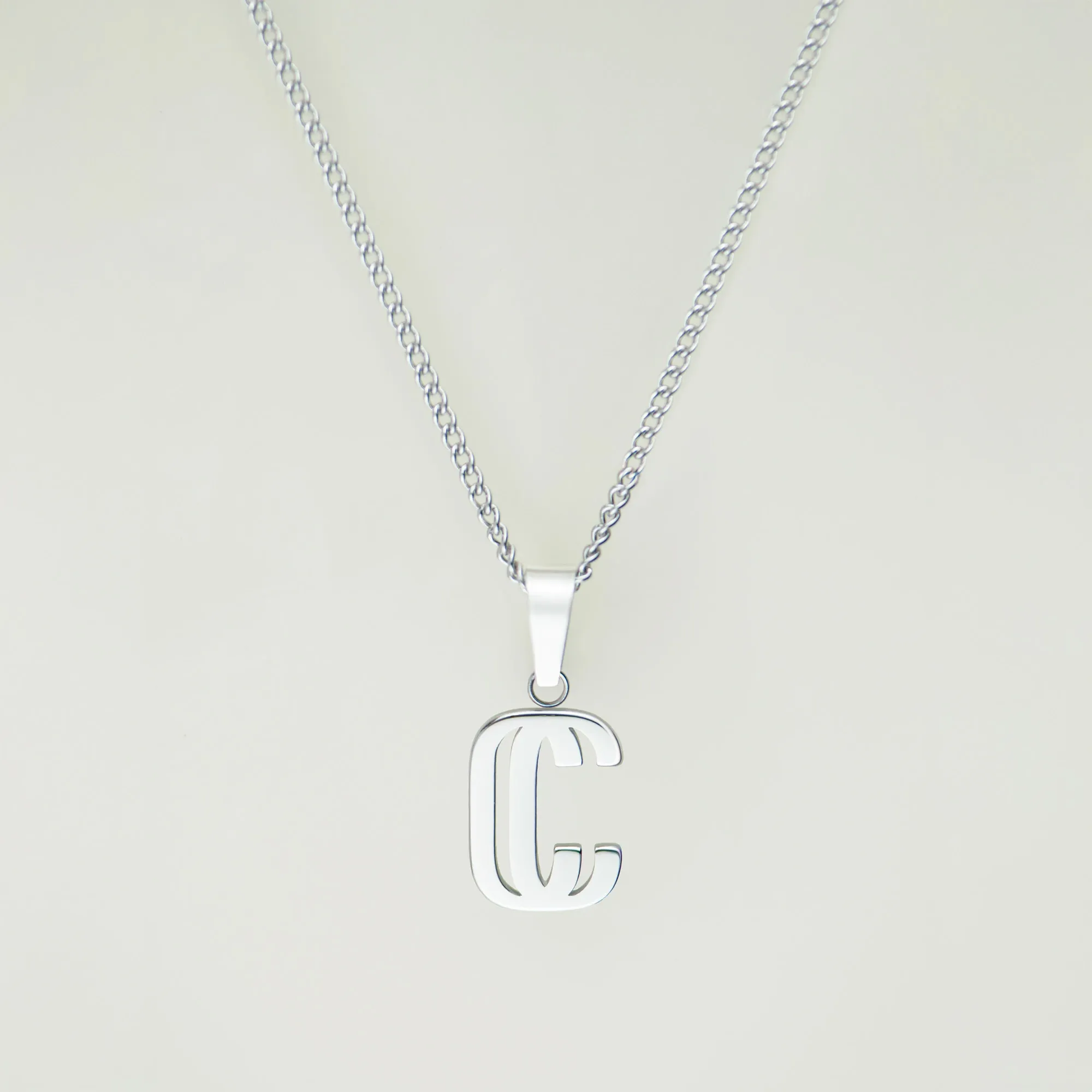 Pendentif C de Cruval, maille gourmette, argenté