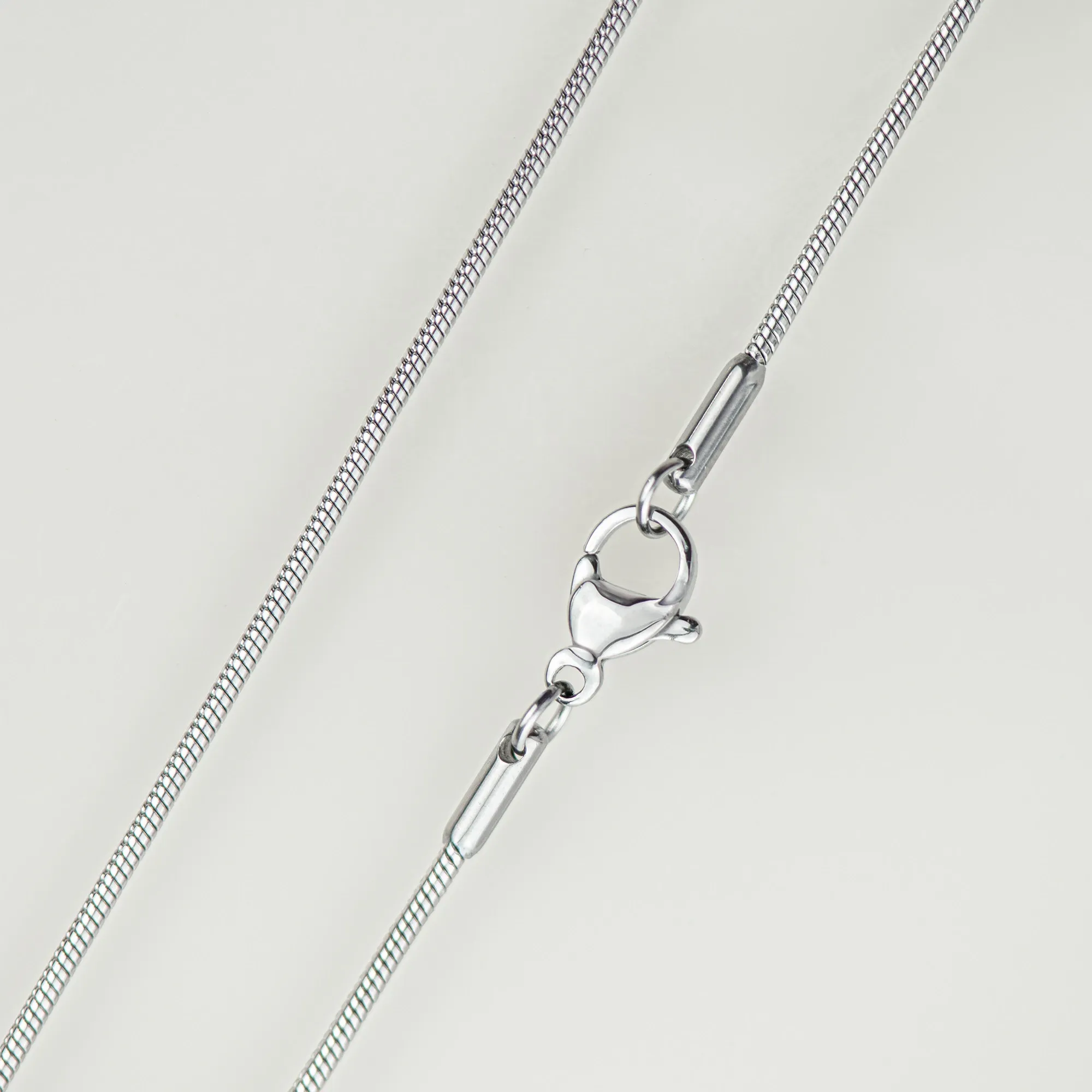 Pendentif C de Cruval, maille serpent, argenté — 3
